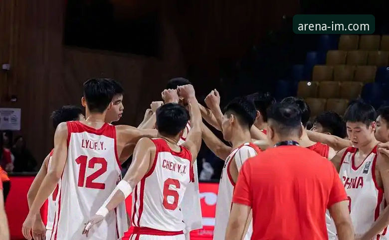 上海男篮十二连胜登顶之路：一场流畅的团队胜利深度评测